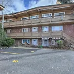 Aspen Condo With Mountain Views And Ski Access!