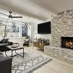 Chateau Snow Unit 202, Renovated Condo With Great Natural Light, Excellent Location