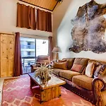 Tastefully Decorated Emmons Condo Condo