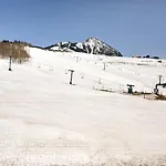 Ski-In Ski-Out 2 Bedroom Condo- Sleeps 6 People Condo