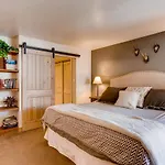 Elegantly Styled Plaza Condo Condo
