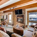 2 Bedroom 2Ba Spacious Condo With A Fireplace Condo