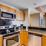 2 Bedroom With Open Floor Plan & Updated Kitchen Condo