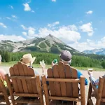 Mountain Views From This Plaza Condo - Sleeps 6 Condo
