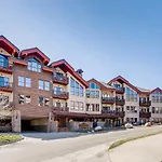 3 Br- Sleeps 8 With Jetted Tub - No Cf