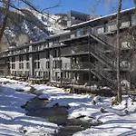 Chateau Roaring Fork Unit 35, Newly Updated Condo, 4 Blocks From Aspen Mountain