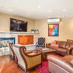 315 Park Avenue, Luxury Townhouse With River Views In Aspen