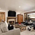 Fasching Haus Unit 310, Deluxe Condo W/ Stately Furnishings, Private Deck, A/C