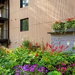 Chateau Roaring Fork Unit 29, Sunny, Corner Condo With River Views