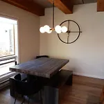 2 Bedroom Residence With Huge, Sectional Couch Condo