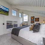 New Listing Just Renovated 3Br 3Ba