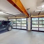 162 View Ridge
