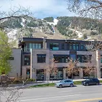 Luxurious 2 Bedroom 2 Ba - Aspen Core