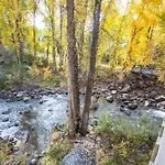 Riverfront 2 Bedroom - Steps To Town - Pool & Hot Tub