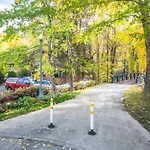 Riverfront 2 Bedroom - Steps To Town - Pool & Hot Tub