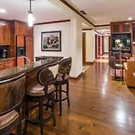 The Ritz-Carlton Club, 3 Bedroom Residence Float 5, Ski-In & Ski-Out Resort In Aspen Highlands