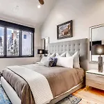Highlands Lodge 402 By East West Hospitality
