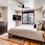 Highlands Lodge 402 By East West Hospitality