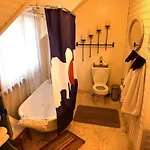 Downtown B&B With Jacuzzi