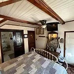 Downtown B&B With Jacuzzi
