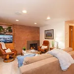 Comfort & Location - 2 Bedroom 2Ba - Steps To Town