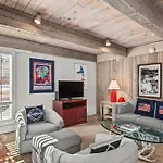 Chateau Eau Claire Unit 1, Stylish Condo Overlooking The River, Walking Distance To Downtown