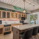 Chateau Eau Claire Unit 1, Stylish Condo Overlooking The River, Walking Distance To Downtown