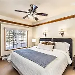 Relaxing Slope Side Ski-In Ski-Out & Ground Level Condo Plus Patio
