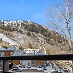 Durant Unit D4, Spacious, Modern Condo With Great Views, Excellent Location 2 Blocks To Ski Slopes