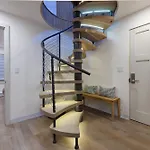 2 Bedroom 3Ba Condo - Ac, Heated Pool, Walk To Town