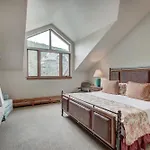 The Pines Lodge, A Rockresort