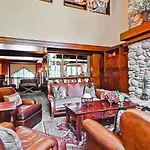 Highlands Lodge 309