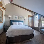 Elk Mountain Lodge