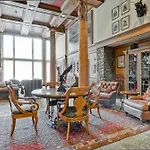 Mccoy Peak Lodge By East West