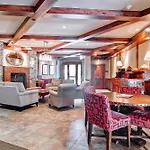 Kiva Lodge By East West