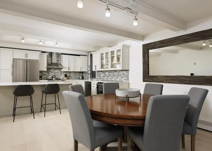 Chateau Snow Unit 202, Renovated Condo With Great Natural Light, Excellent Location