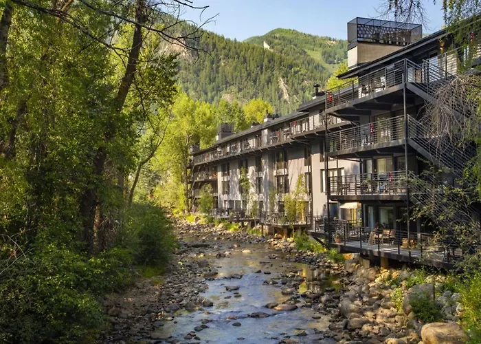 Chateau Roaring Fork Unit 35, Newly Updated Condo, 4 Blocks From Aspen Mountain