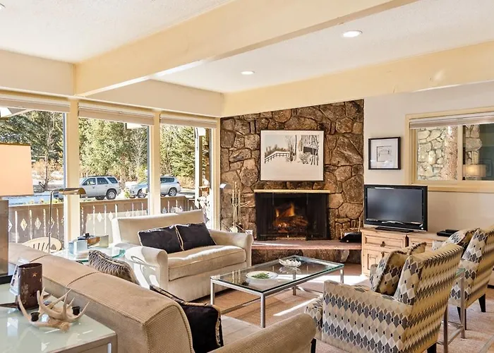 118 E. Bleeker Street Lower Level, Large Lower-Level Condo In Duplex With Private Deck