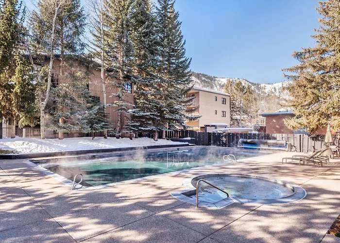 Chateau Roaring Fork Unit 29, Sunny, Corner Condo With River Views