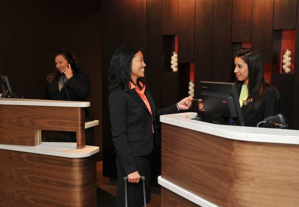 Courtyard By Marriott Hotel