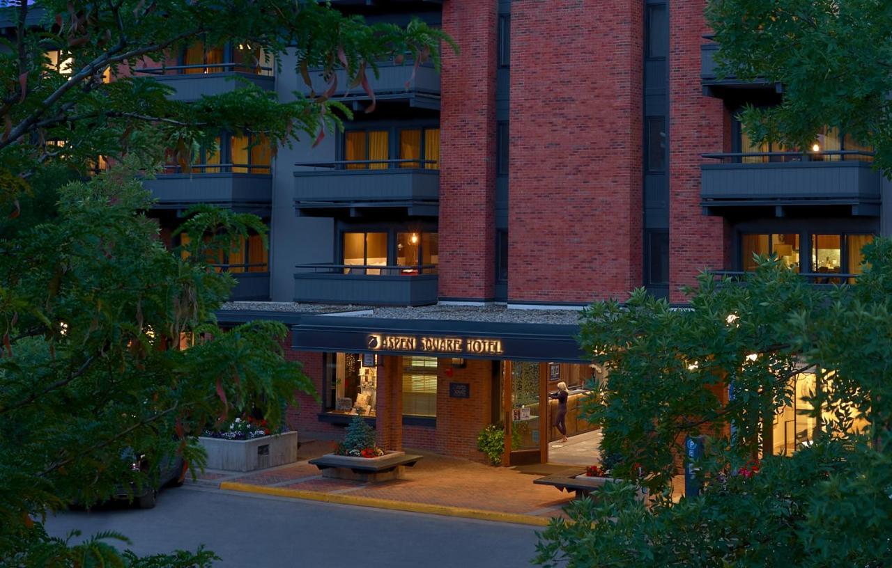 Square Hotel