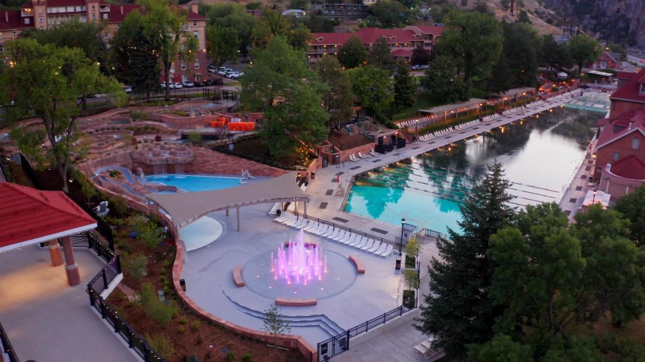 Glenwood Hot Springs Resort 4*