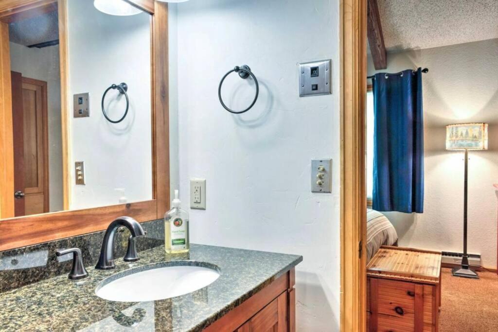 Holiday home In, Walk Out! The Perfect Mountain Retreat! Crested Butte