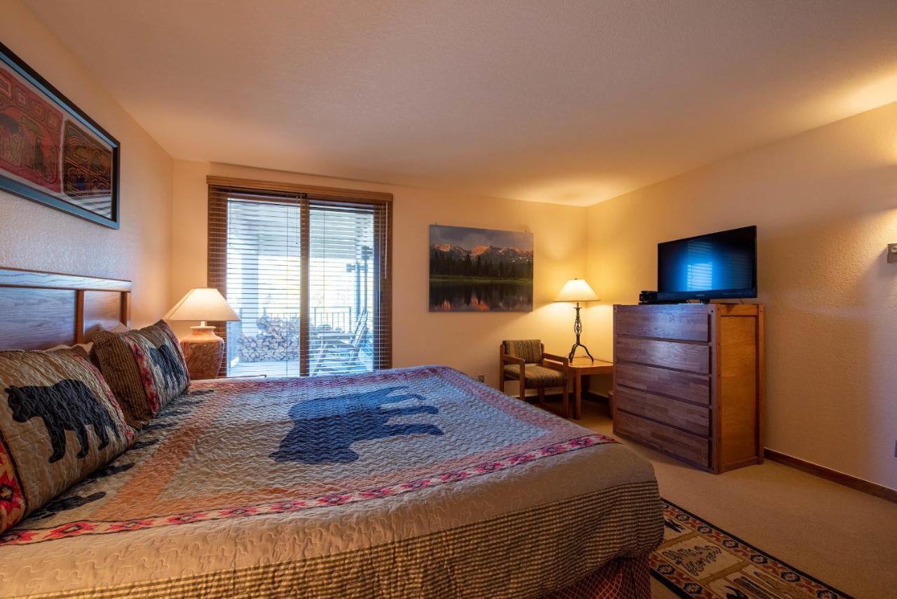 Apartment View Of Red Mountain From 2 Bedroom Crested Butte