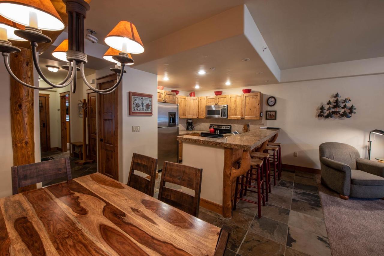 3 Br- Sleeps 8 With Jetted Tub - No Cf *
