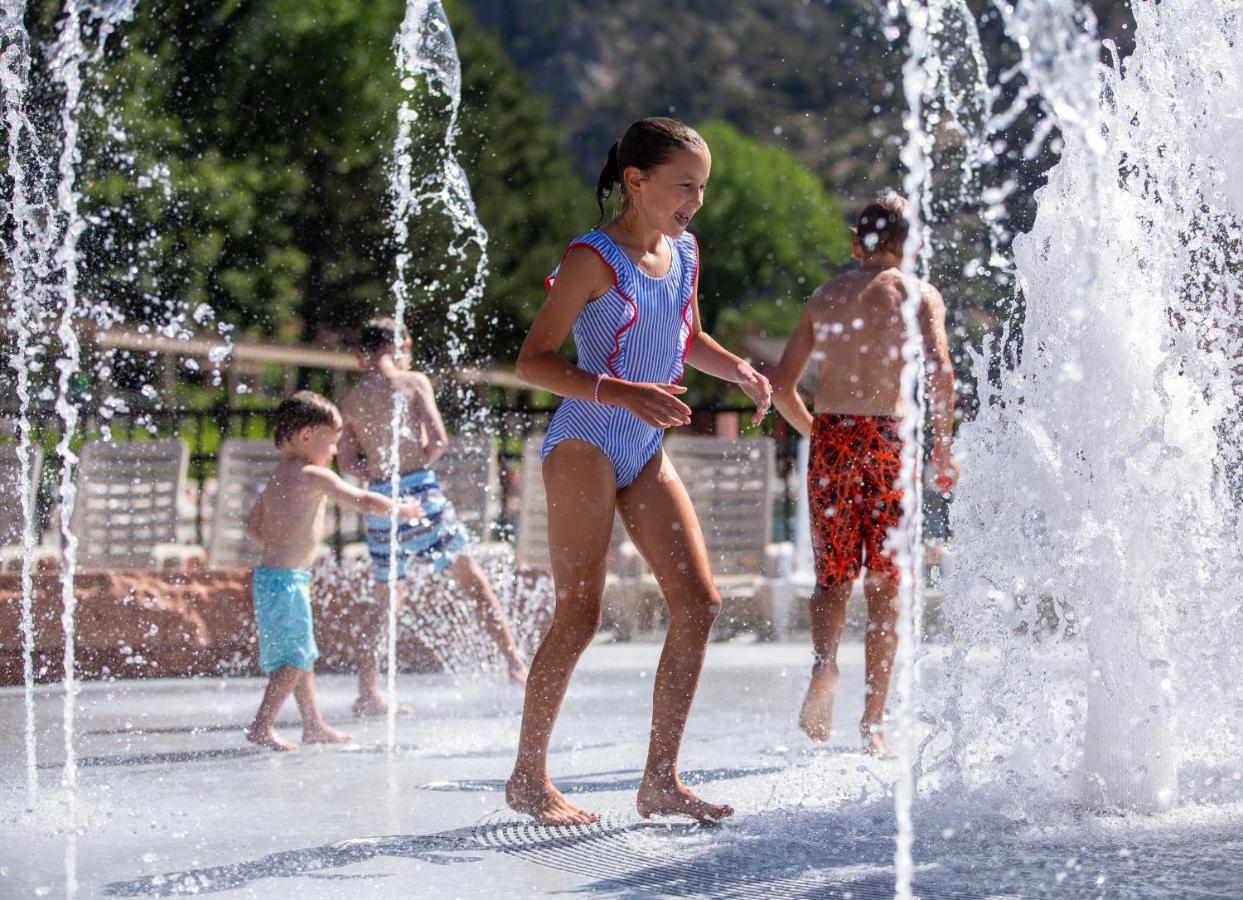 Resort Glenwood Hot Springs 4*