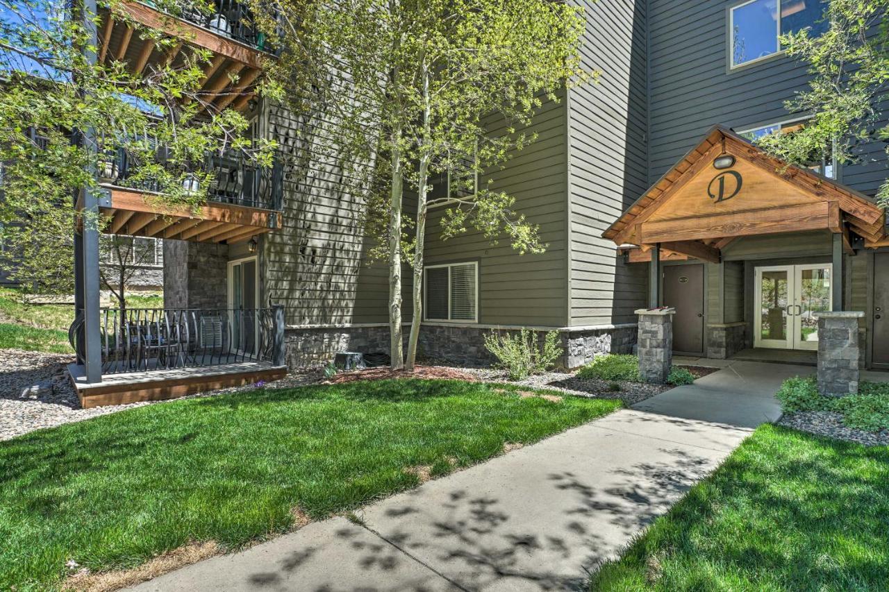 With Pool Access Walk To Slopes Apartment
