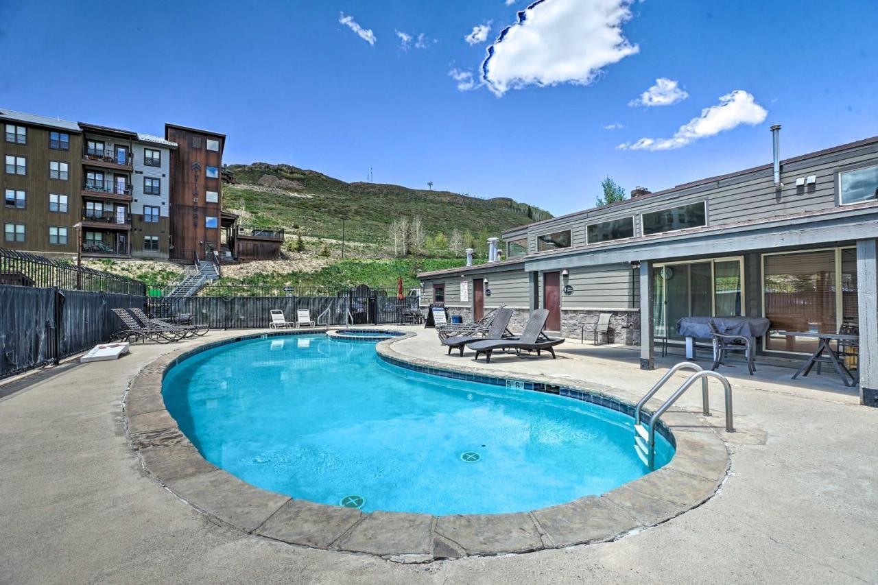 With Pool Access Walk To Slopes Apartment *