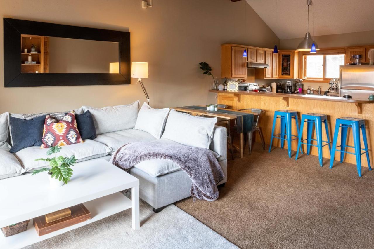 Holiday home In, Walk Out! The Perfect Mountain Retreat! *