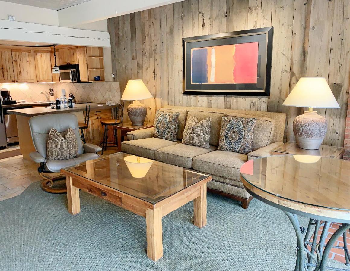 Square Hotel 3*